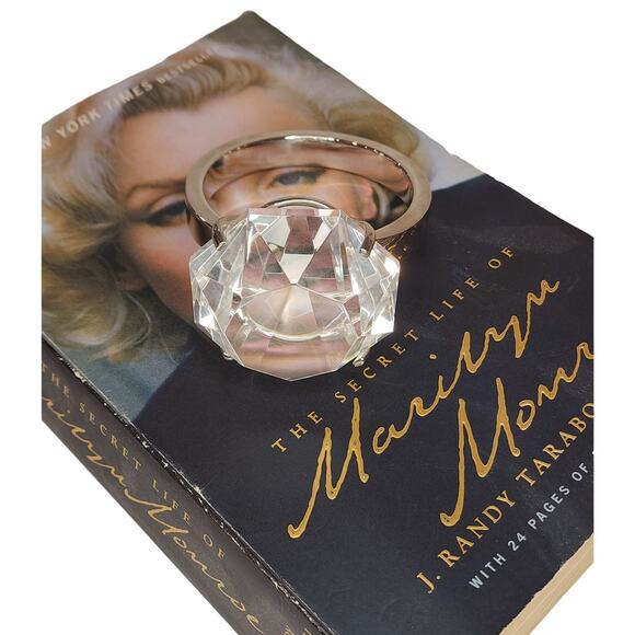 Diamonds are a Girls Best Friend Large Glass Diamond Ring Paperweight Wedding - Picture 7 of 9